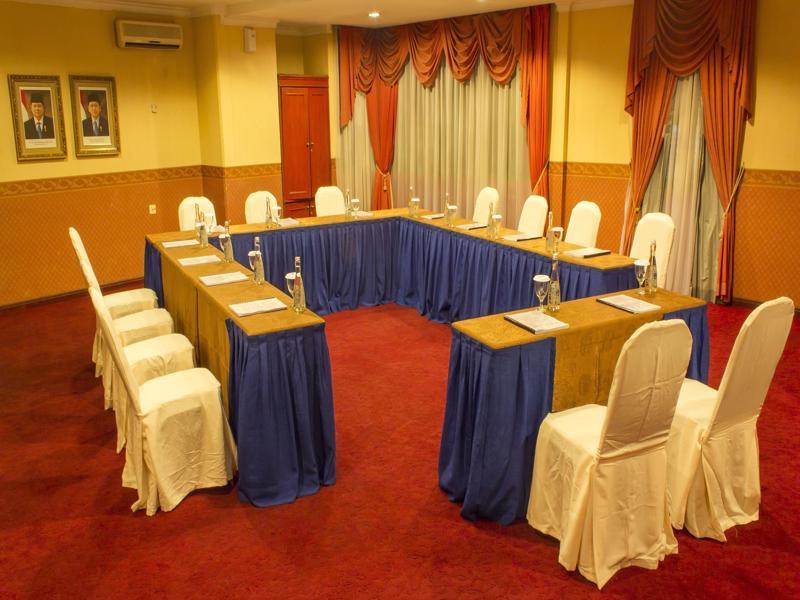 Travellers Suites Serviced Apartments Medan Ngoại thất bức ảnh