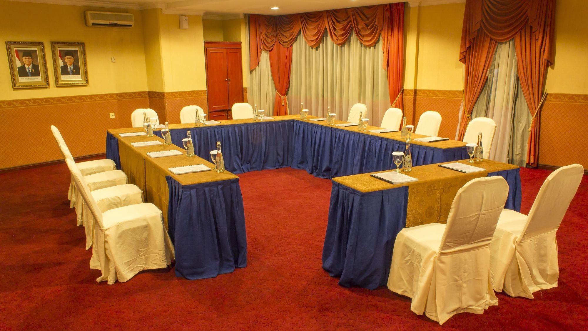 Travellers Suites Serviced Apartments Medan Ngoại thất bức ảnh