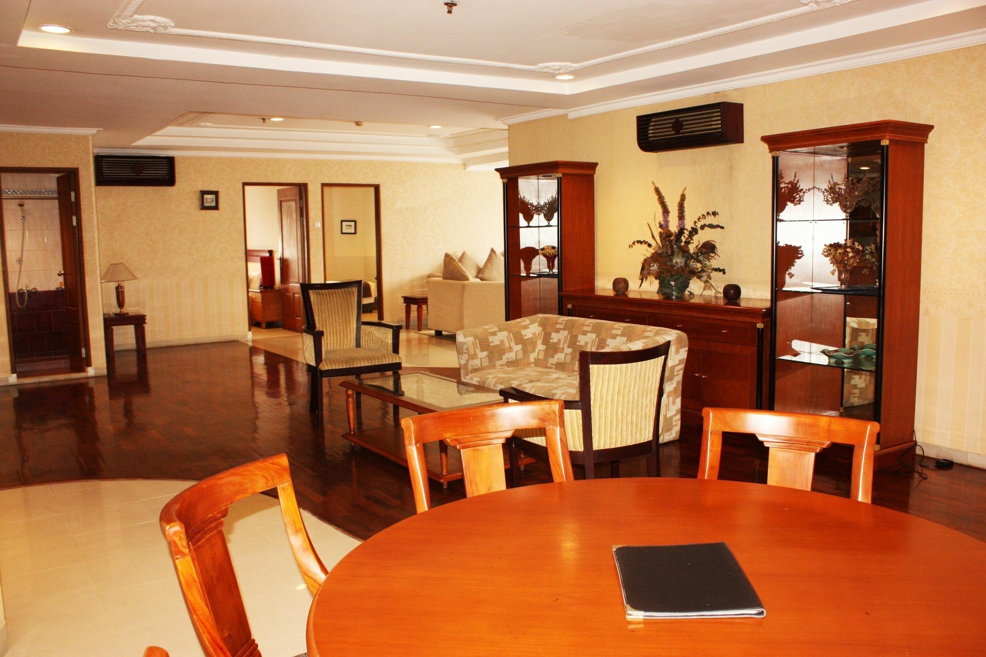 Travellers Suites Serviced Apartments Medan Ngoại thất bức ảnh